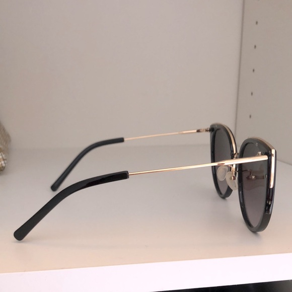 Sunglasses - Picture 3 of 4